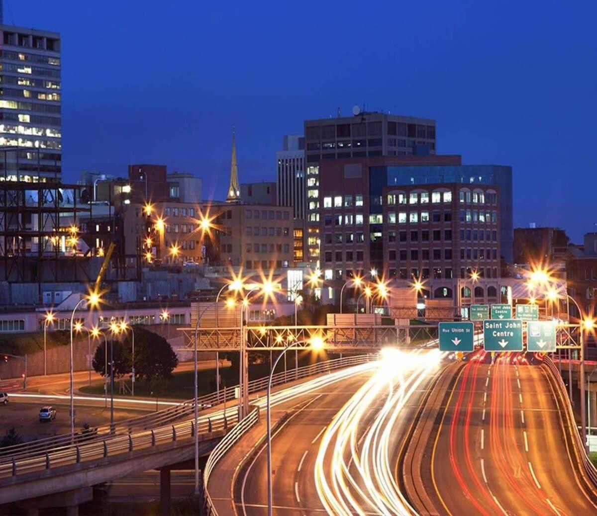 Premium Condo Heart Of Uptown Location Parking Coffee Saint John Exteriör bild